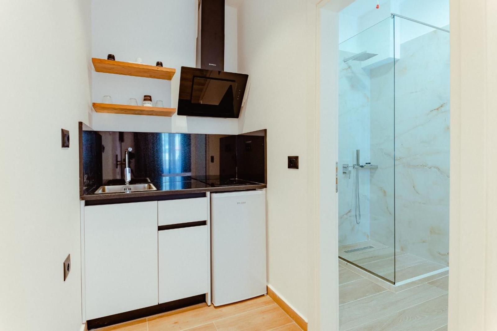 Apartment Gloal & *