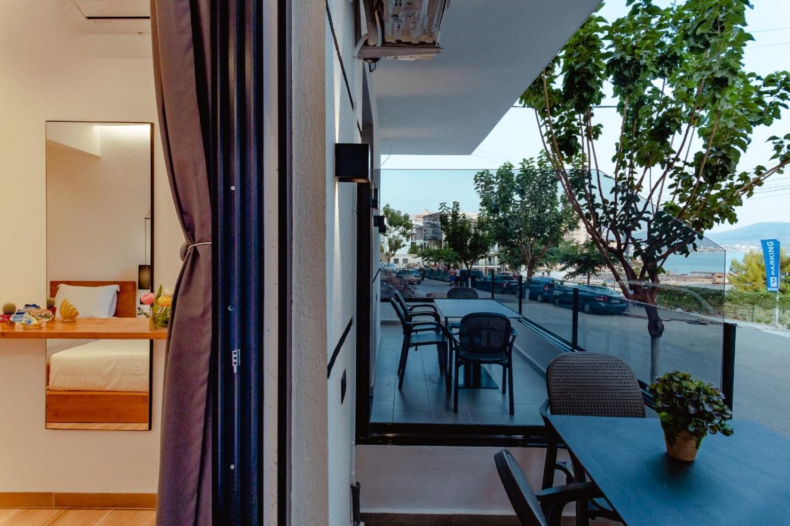 Apartment Gloal & *