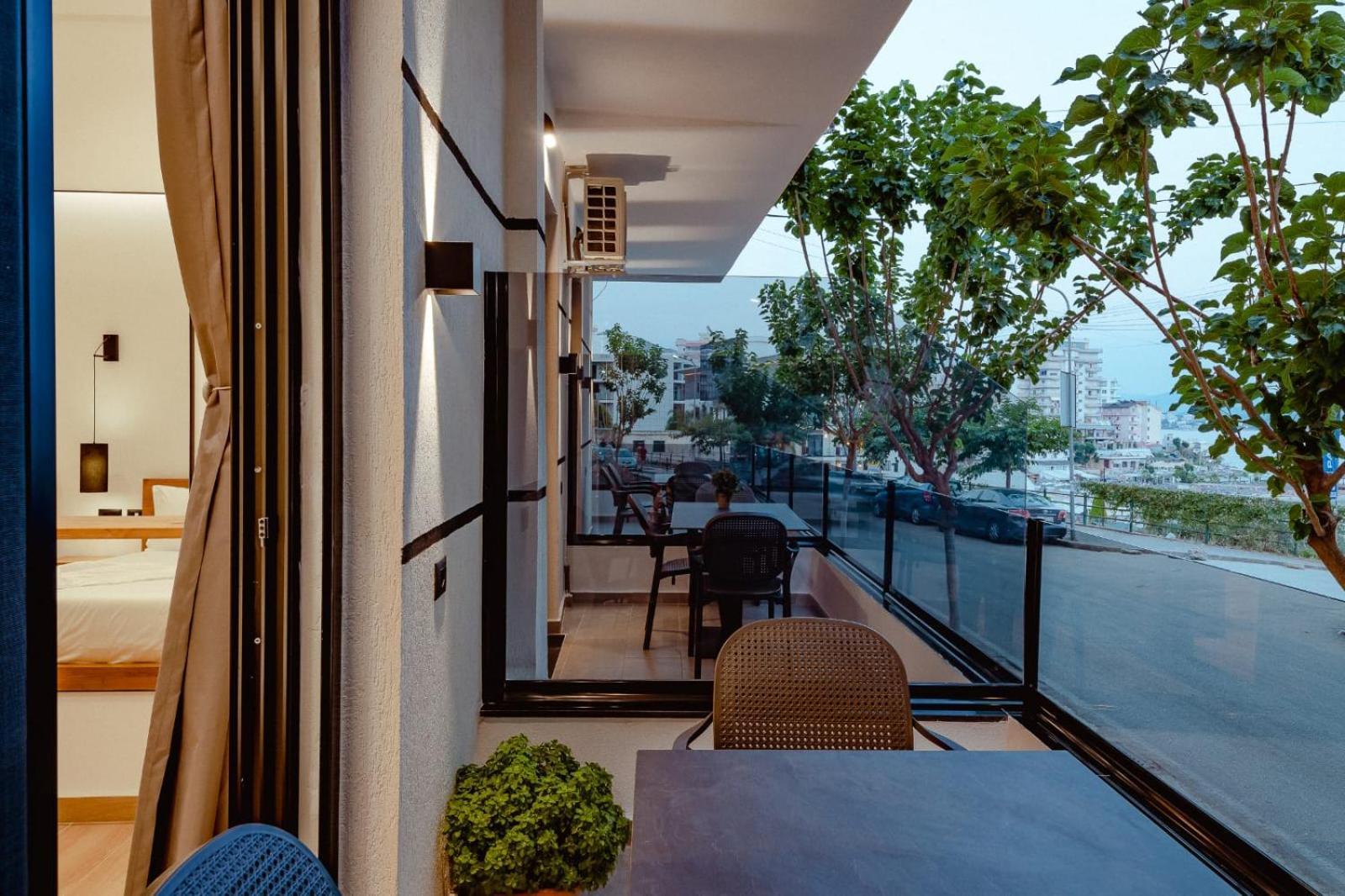 Gloal & Apartment